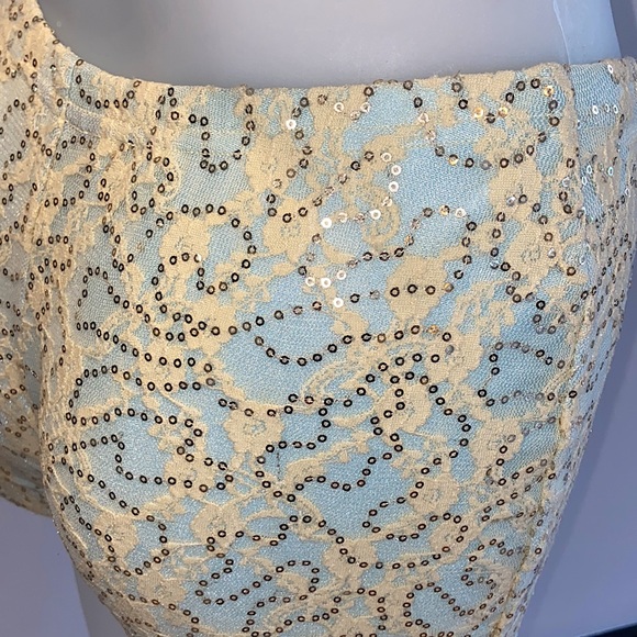 NWT Unique Sparkling Gold Sequinned Baby Blue Stretch Two Piece Co-ord Set - Picture 8 of 9